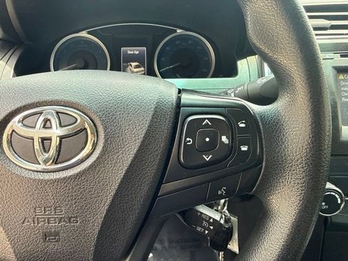 Used 2017 Toyota Camry LE FWD image 27