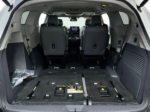 Certified 2023 Toyota Sienna Limited image 31