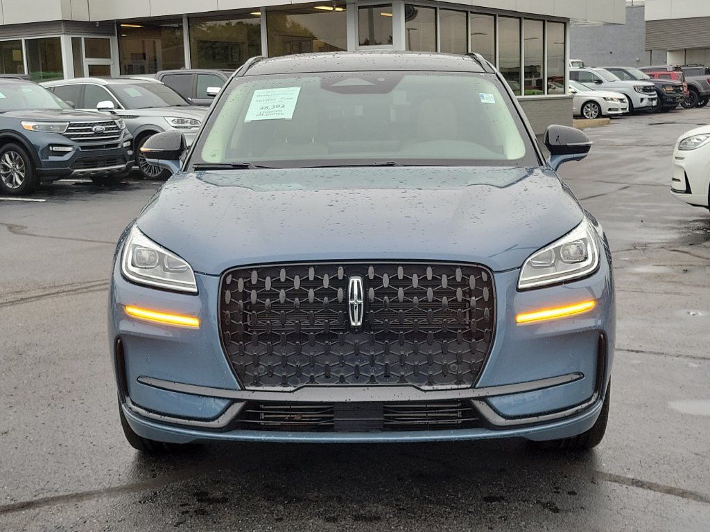 Certified 2023 Lincoln Corsair Reserve w/ Equipment Group 201A AWD/4WD image 2