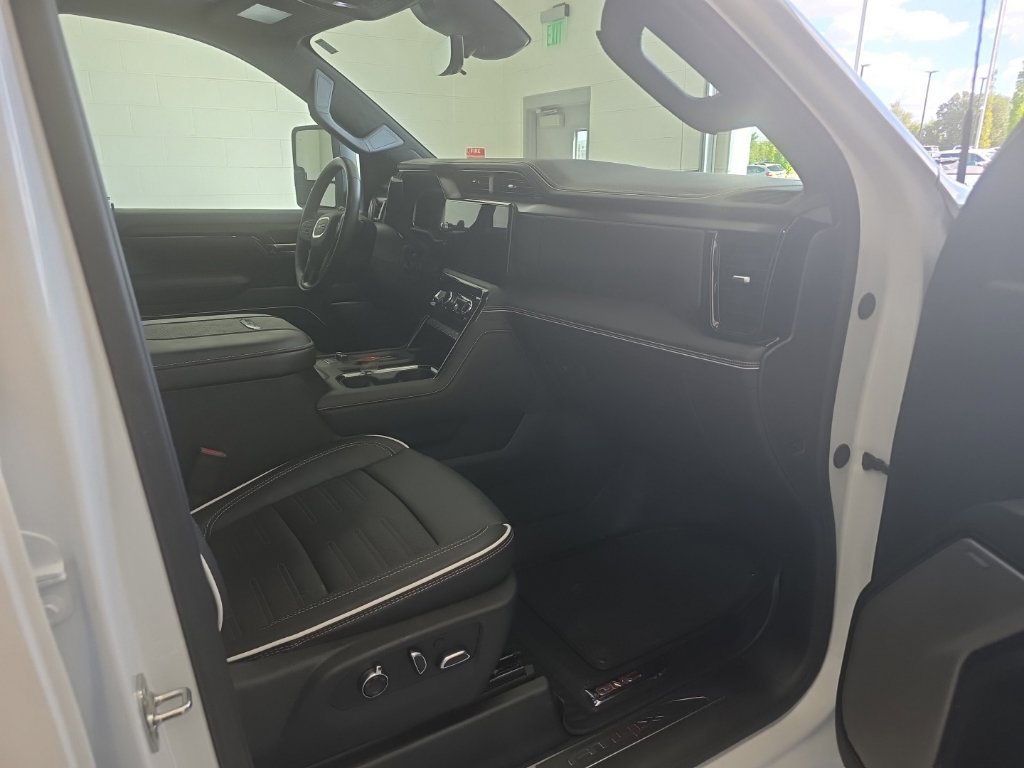 Used 2026 GMC Sierra 2500 AT4X AWD/4WD image 13