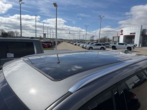 Used 2025 Toyota Grand Highlander AWD Hybrid image 3