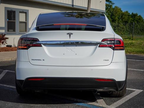 Used 2018 Tesla Model X 75D AWD/4WD image 4