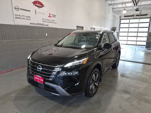Certified 2025 Nissan Rogue SL AWD/4WD image 7