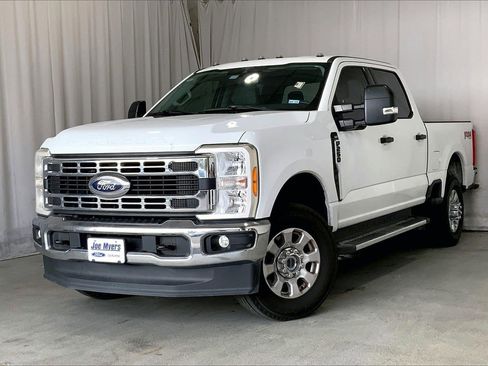 Used 2023 Ford F250 XLT w/ FX4 Off-Road Package image 2