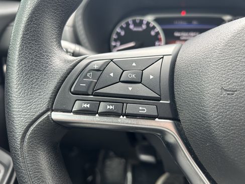 Used 2023 Nissan Sentra SV image 13