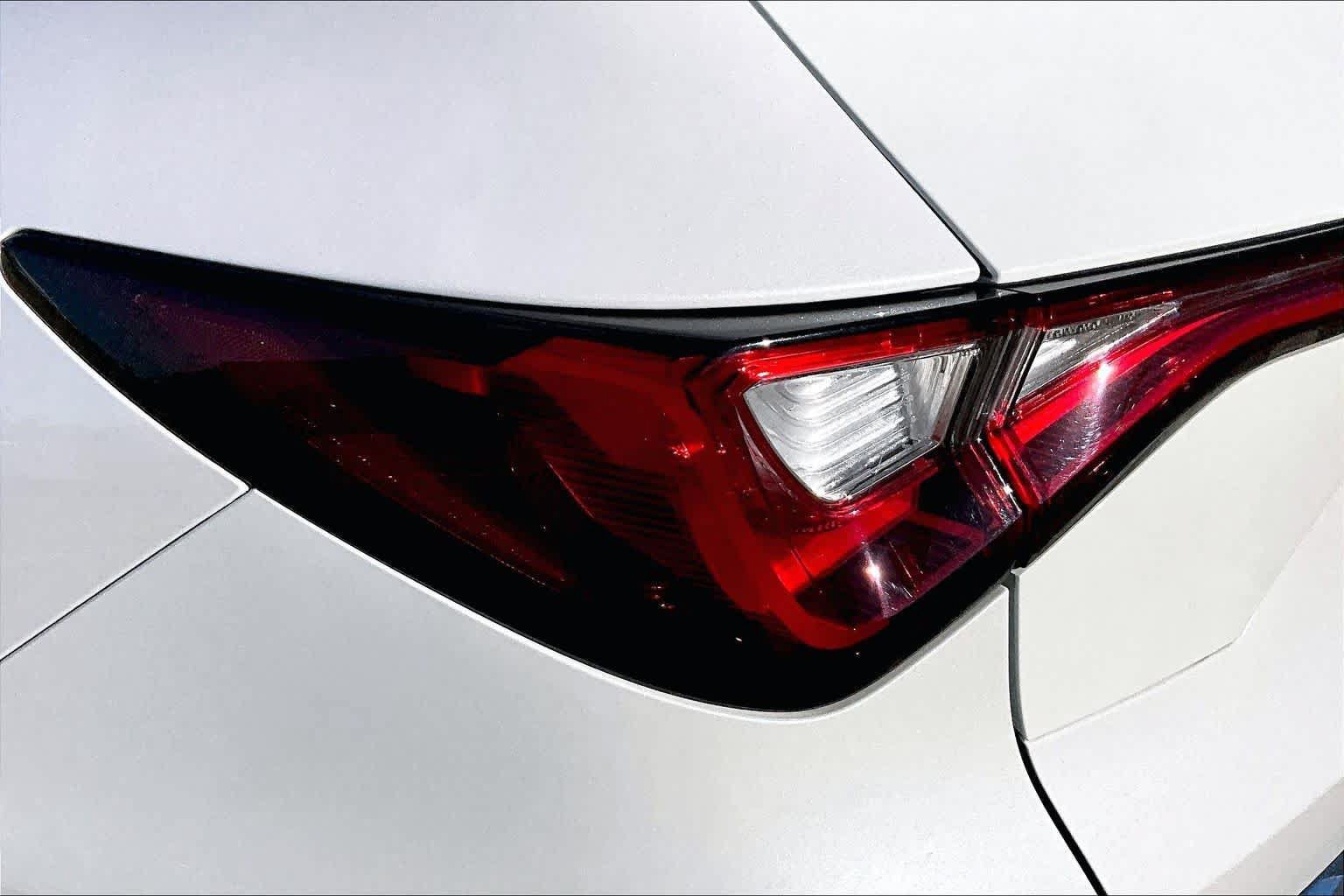 Used 2023 Acura MDX w/ Technology Package AWD/4WD image 29
