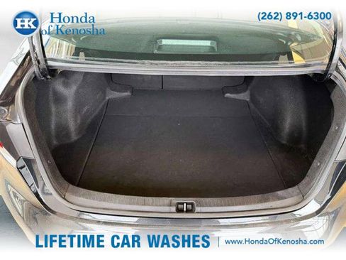 Used 2020 Toyota Corolla LE image 9