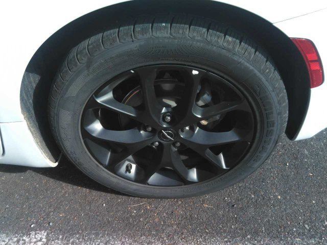 Used 2025 Chrysler Pacifica Limited FWD image 8