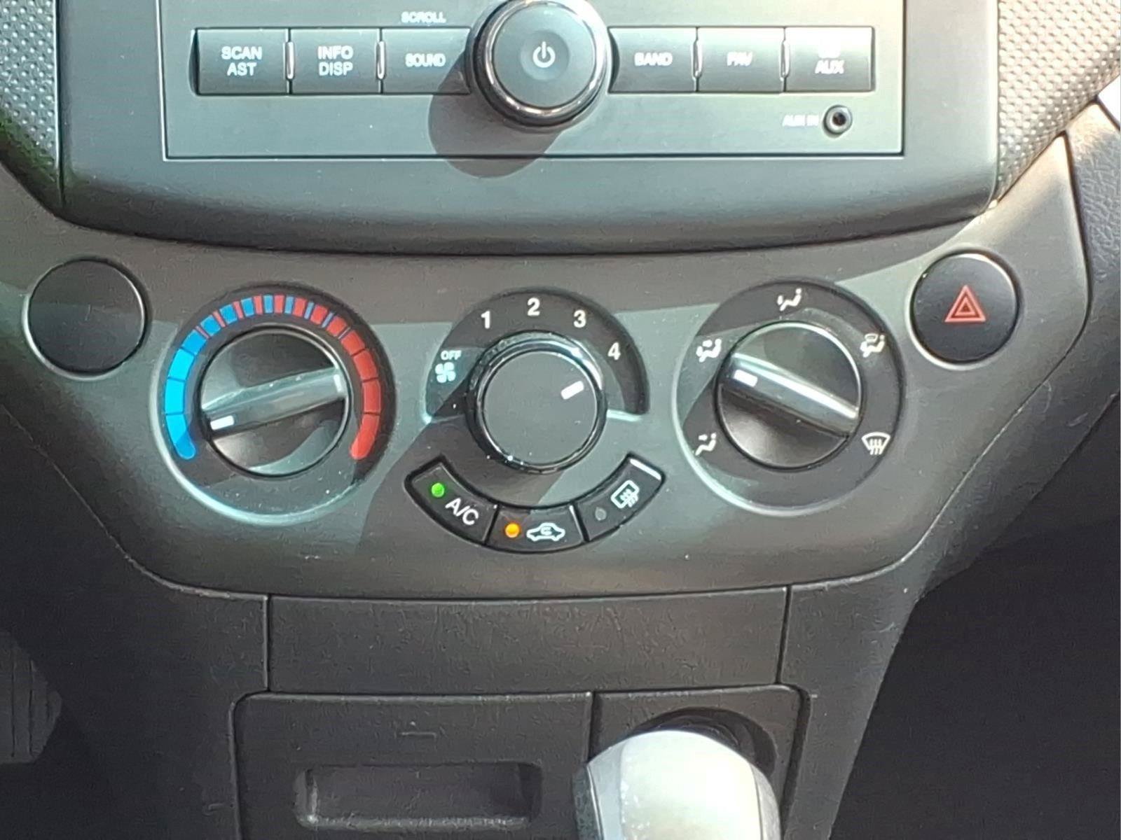 Used 2011 Chevrolet Aveo LT FWD image 26