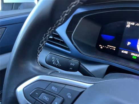 Used 2022 Volkswagen Taos SE image 24