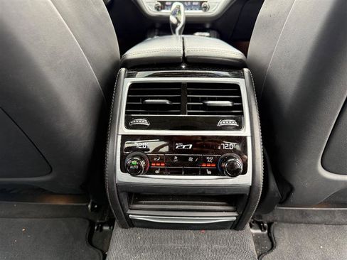 Used 2018 BMW 750Li xDrive AWD/4WD image 26