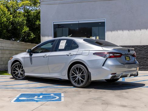 Used 2024 Toyota Camry SE FWD image 10
