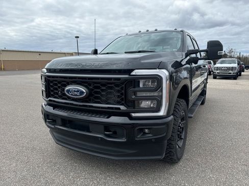 Used 2024 Ford F250 Lariat w/ Lariat Ultimate Package AWD/4WD image 2