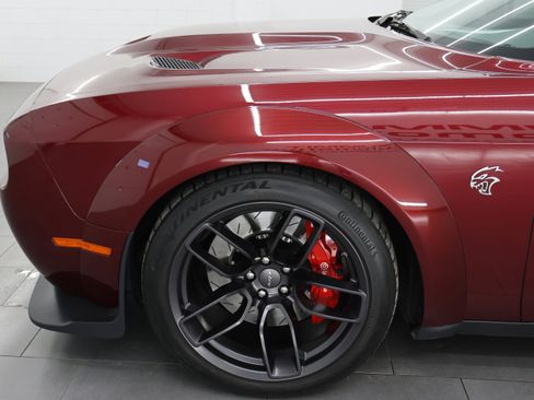 Used 2018 Dodge Challenger SRT Hellcat image 32