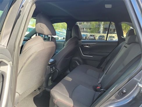 Used 2025 Toyota RAV4 SE image 7