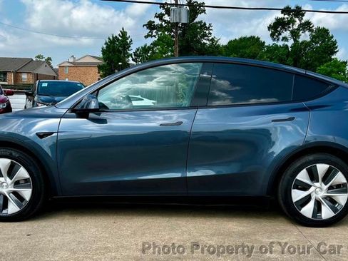 Used 2023 Tesla Model Y AWD image 11