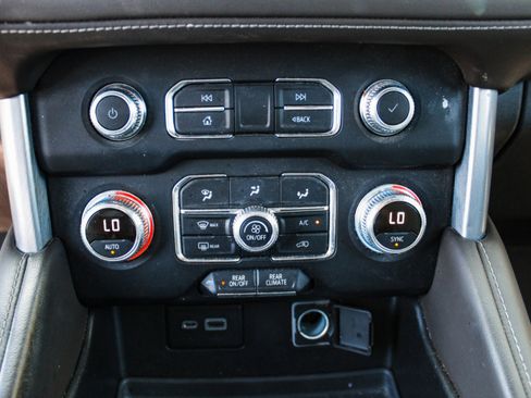 Used 2021 GMC Yukon SLE RWD image 18