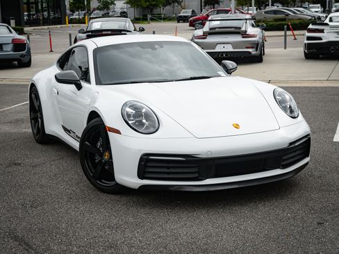 Used 2023 Porsche 911 Carrera T image 2