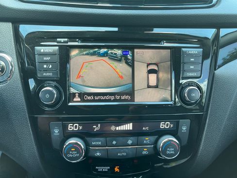 Used 2021 Nissan Rogue Sport SL w/ Premium Package FWD image 18