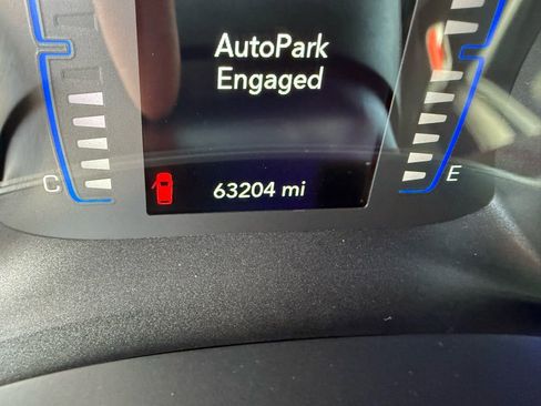 Used 2022 Chrysler Voyager LX image 27