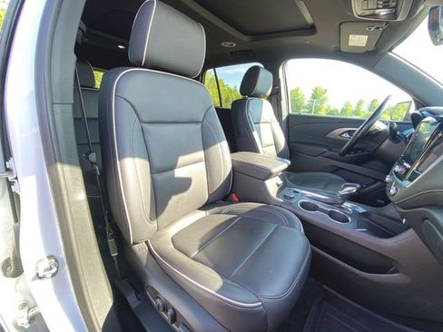 Used 2023 Chevrolet Traverse Premier w/ LPO, Floor Liner Package AWD/4WD image 29