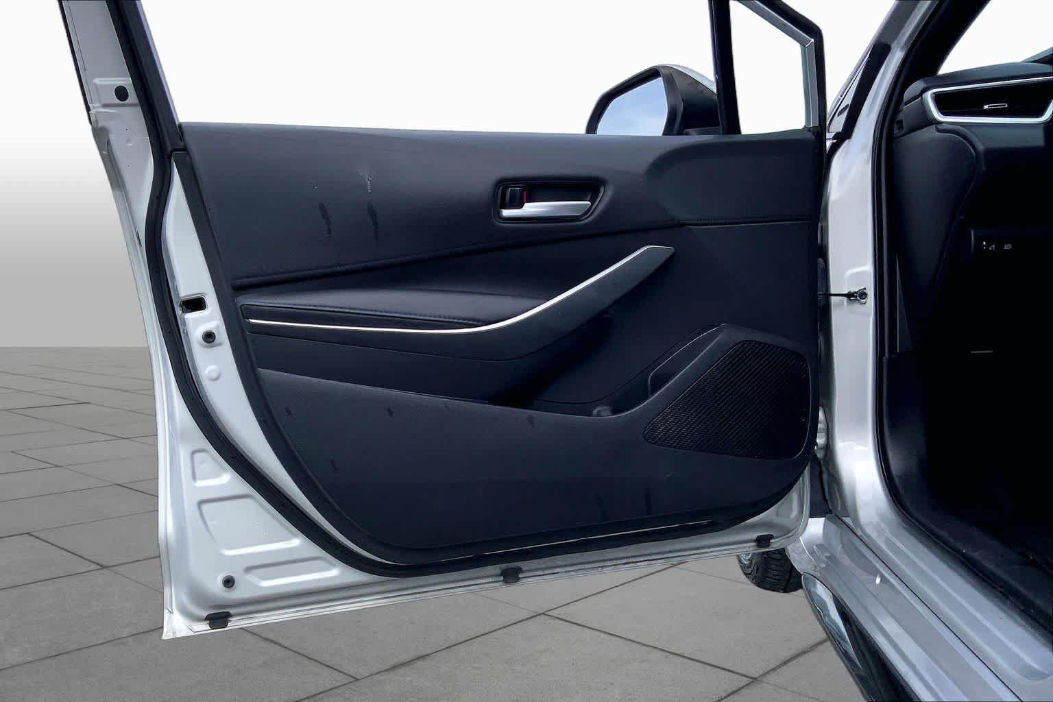 Used 2020 Toyota Corolla SE FWD image 21