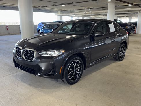 Used 2025 BMW X4 xDrive30i image 4