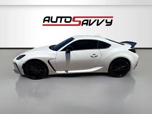 Used 2025 Toyota GR86 Premium w/ ALL Weather Mat Package (TMS) RWD image 4