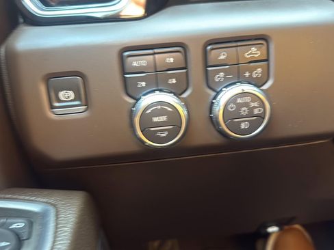 Used 2025 GMC Sierra 1500 Denali w/ Denali Reserve Package AWD/4WD image 25