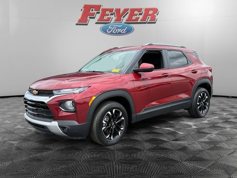 Used 2023 Chevrolet TrailBlazer LT w/ Convenience Package FWD image 1