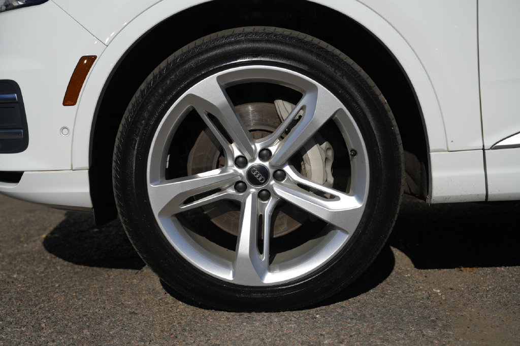 Used 2019 Audi Q7 3.0T Prestige w/ Prestige Package AWD/4WD image 13