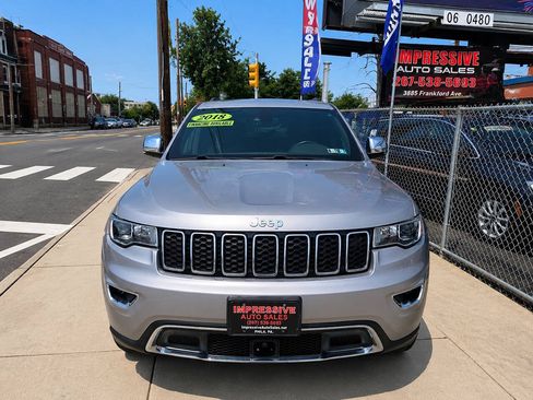 Used 2018 Jeep Grand Cherokee Limited AWD/4WD image 3