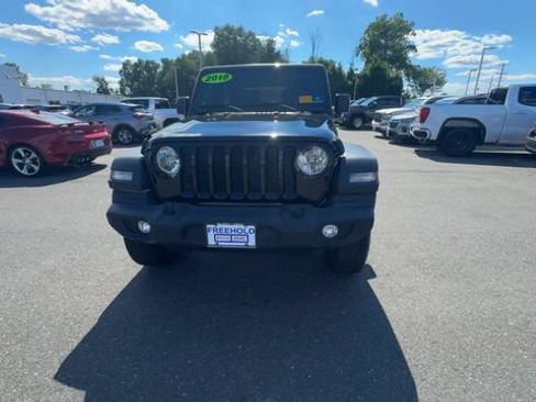Used 2018 Jeep Wrangler Sport AWD/4WD image 3