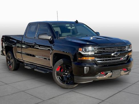 Used 2018 Chevrolet Silverado 1500 LT w/ Redline Edition image 4