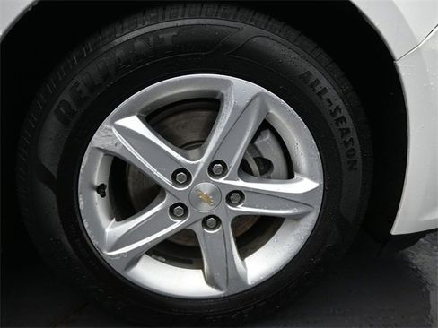 Used 2022 Chevrolet Malibu LS image 27