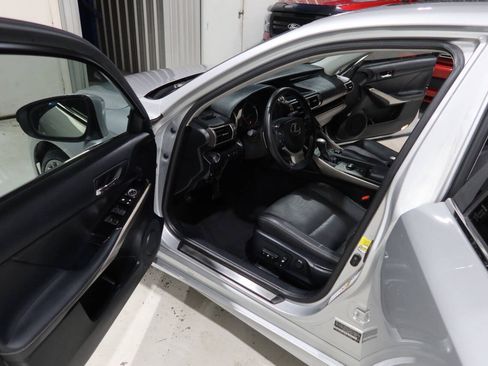 Used 2016 Lexus IS 300 AWD w/ Navigation System Package image 18