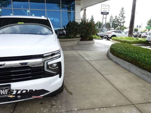 New 2026 Chevrolet Tahoe LS w/ LPO, Dark Essentials Package AWD/4WD image 32
