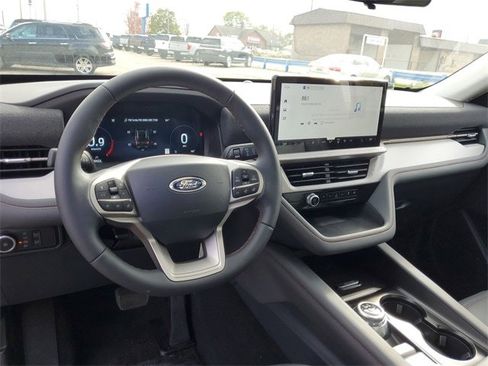 New 2025 Ford Explorer Active w/ Active Comfort Package image 17