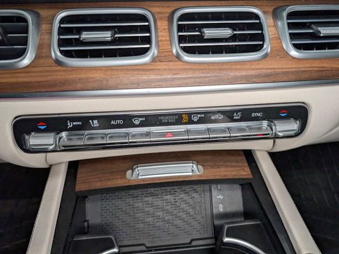 Certified 2026 Mercedes-Benz GLS 450 4MATIC image 31