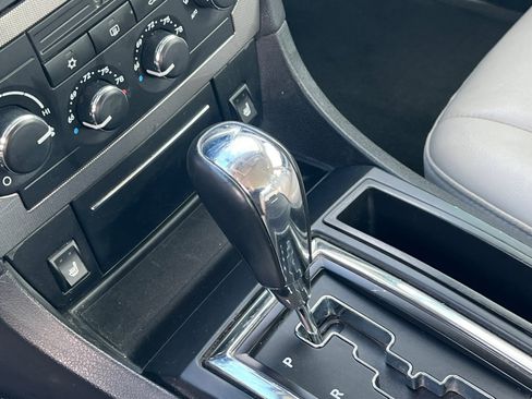 Used 2005 Chrysler 300 Touring image 16