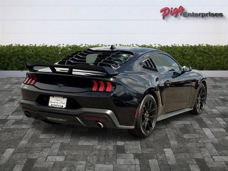 Used 2024 Ford Mustang Coupe RWD image 9
