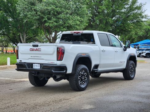 Used 2026 GMC Sierra 2500 AT4X AWD/4WD image 5