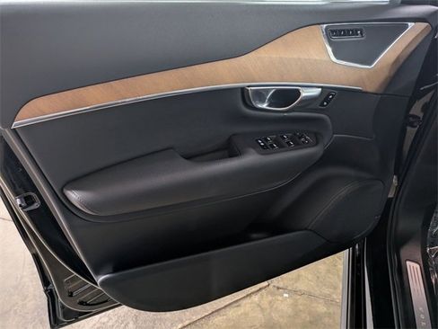 Certified 2022 Volvo XC90 T6 Momentum w/ Climate Package image 26