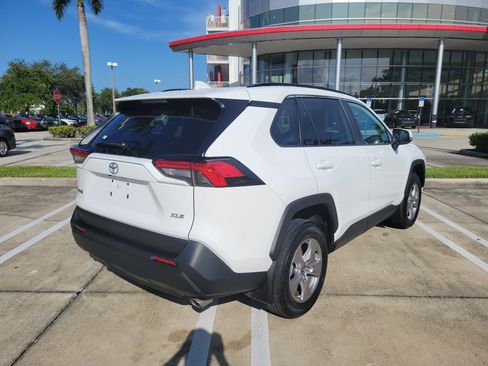Certified 2025 Toyota RAV4 XLE w/ Convenience Package FWD image 7