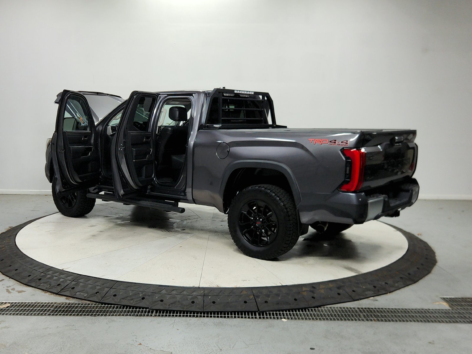 Used 2022 Toyota Tundra Limited w/ TRD Off-Road Package AWD/4WD image 14