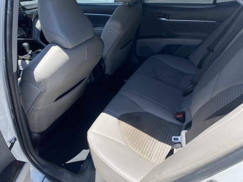 Used 2022 Toyota Camry SE w/ Audio Upgrade Package FWD image 16