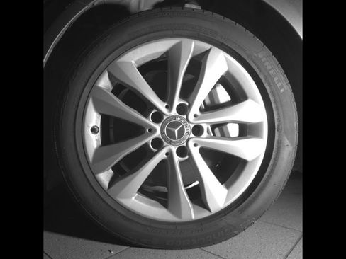 Used 2019 Mercedes-Benz C 300 4MATIC Sedan image 9