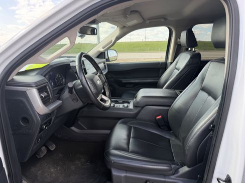 Certified 2024 Ford Expedition XLT AWD/4WD image 7