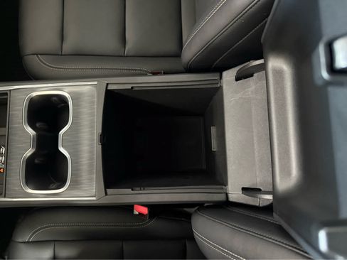 Used 2024 GMC Acadia Elevation FWD image 23
