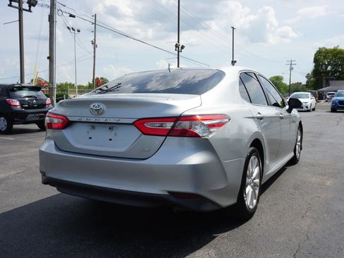 Used 2020 Toyota Camry LE FWD image 5